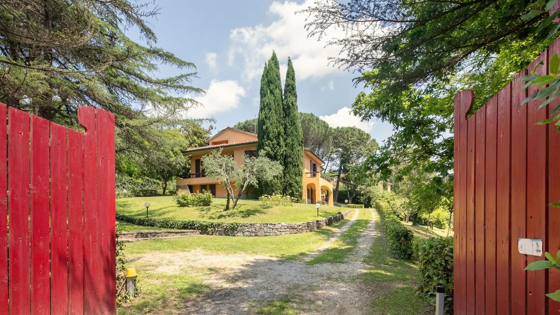 Villa La Bruscola By Mmega Barberino di Mugello
